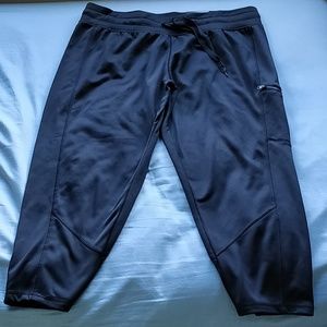 Champion DuoDry Warm Black Relaxed Capri Pants